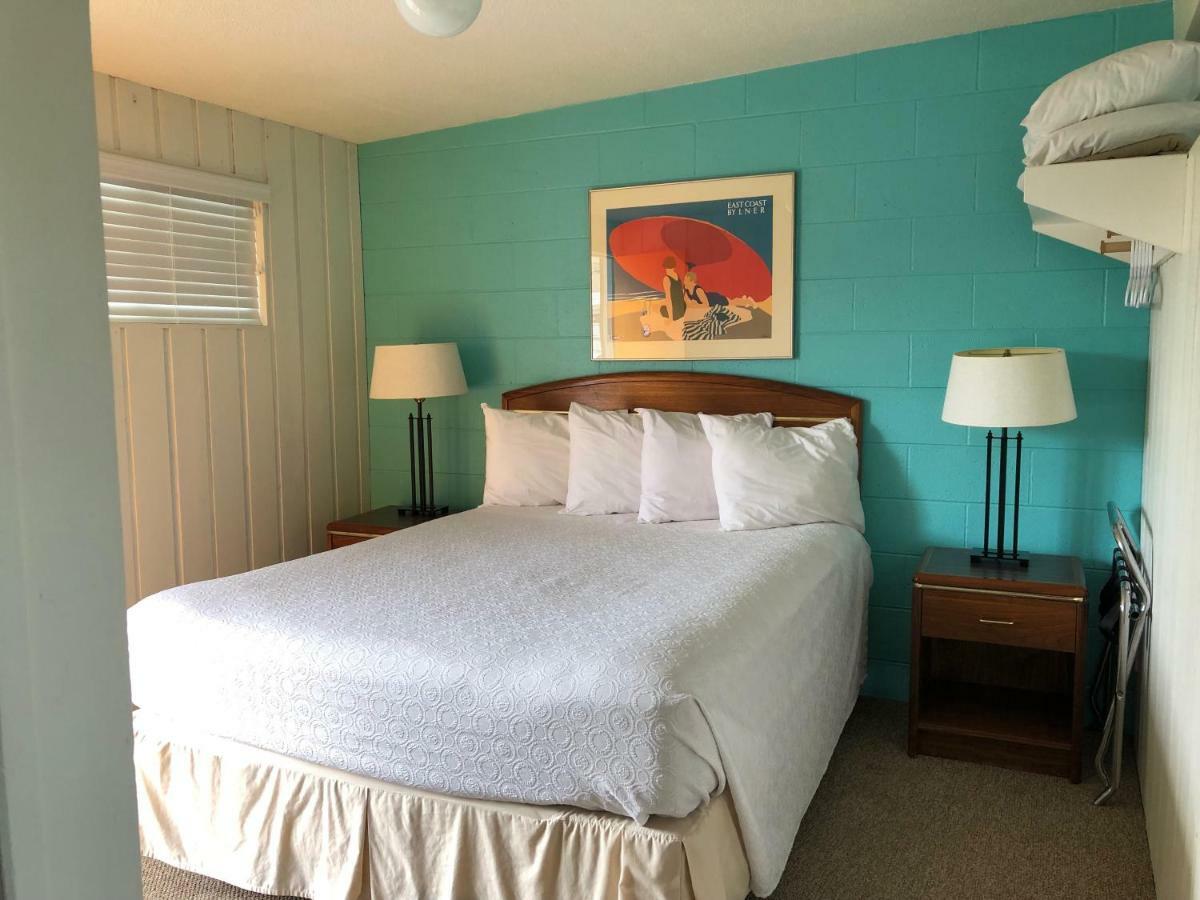 Holiday Beach Resort Motel Okanagan Falls Dış mekan fotoğraf